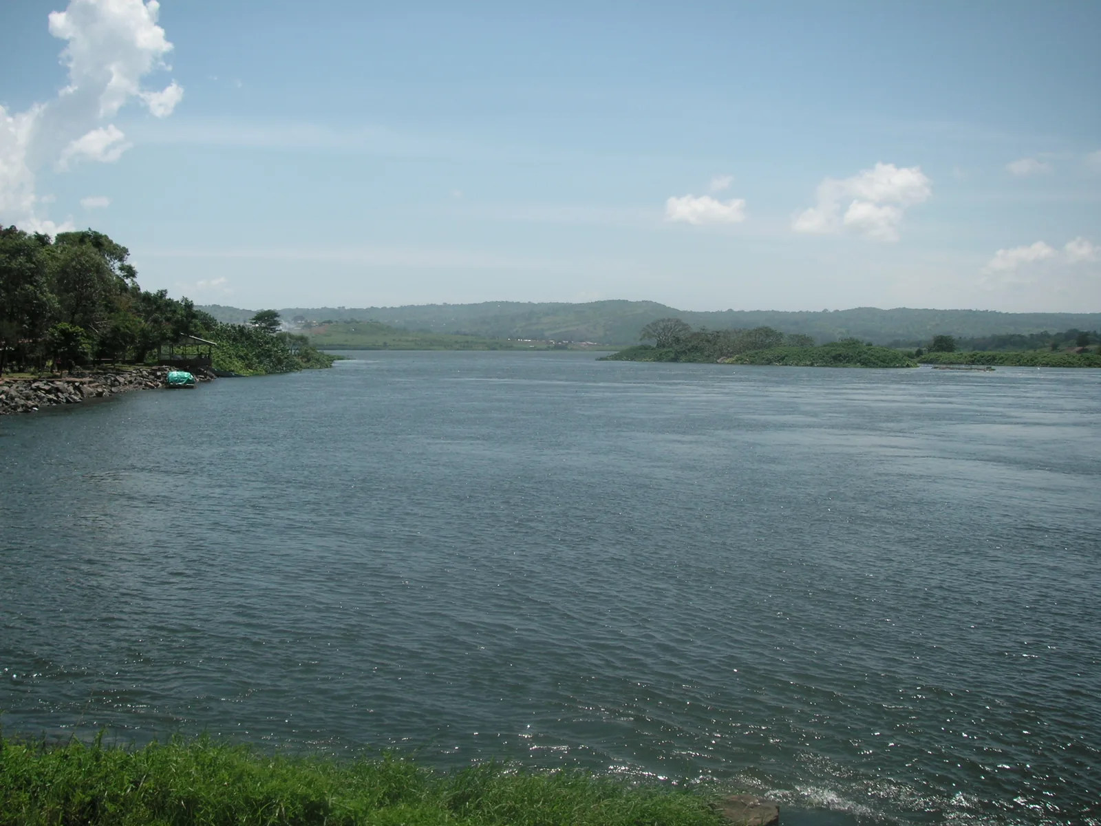 The Nile flowing out of Lake Victoria at Jinja, Uganda.